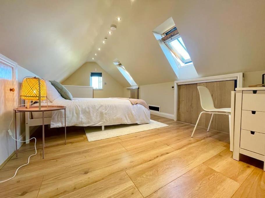 The Little Gable Apartment Wavendon ภายนอก รูปภาพ