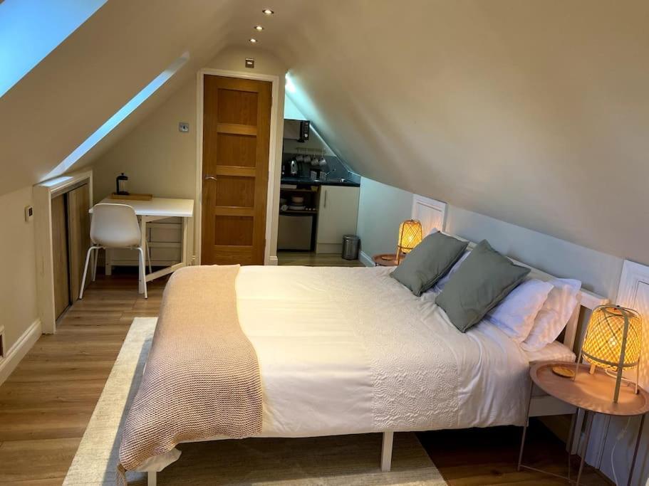 The Little Gable Apartment Wavendon ภายนอก รูปภาพ